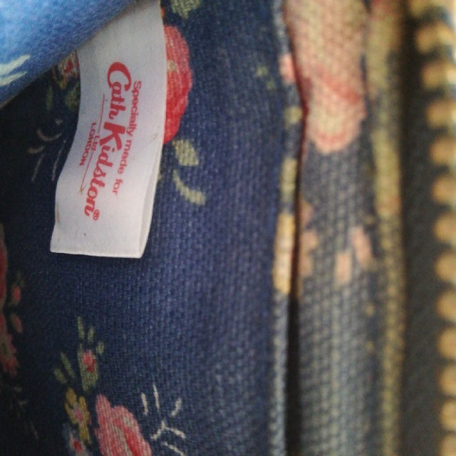 Cath Kidston(キャスキッドソン)の花柄長財布 レディースのファッション小物(財布)の商品写真