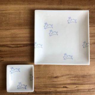 イデー(IDEE)の【美品】和柄角皿　ウサギ(食器)