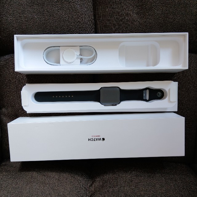 腕時計(デジタル)Apple Watch Series 3 42mm GPS + Cellular