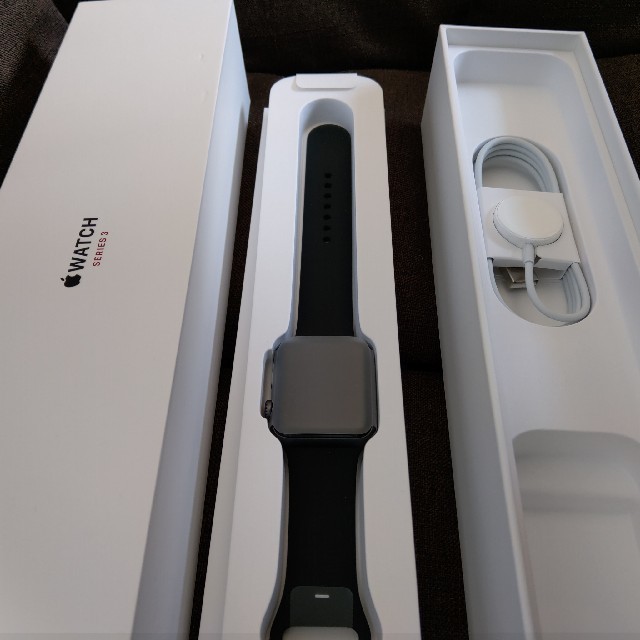 腕時計(デジタル)Apple Watch Series 3 42mm GPS + Cellular