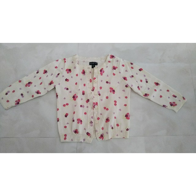 petit main(プティマイン)のbaby gap 花柄カーディガン90 キッズ/ベビー/マタニティのキッズ服女の子用(90cm~)(カーディガン)の商品写真