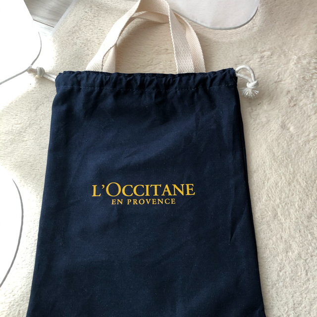 L'OCCITANE(ロクシタン)の【新品未使用品】ロクシタンノベルティトート&パスケース&バッグ エンタメ/ホビーのコレクション(ノベルティグッズ)の商品写真