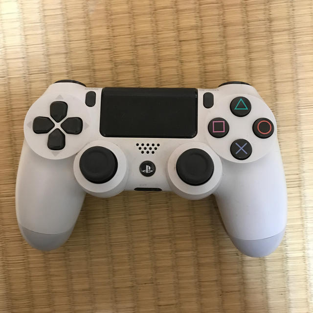 PlayStation4(プレイステーション4)のSONY PlayStation4 本体 CUH-1200AB01  エンタメ/ホビーのゲームソフト/ゲーム機本体(家庭用ゲーム機本体)の商品写真