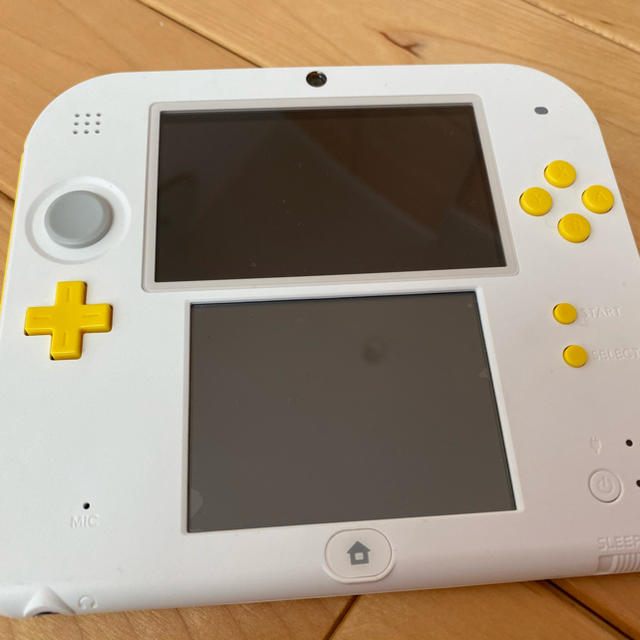 ニンテンドー2DS　スーパーマリオパック【ホワイト×イエロー】 ゲーム機本体]