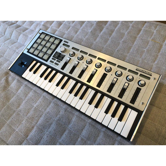 KORG(コルグ)のKORG microKONTROL 楽器の鍵盤楽器(電子ピアノ)の商品写真