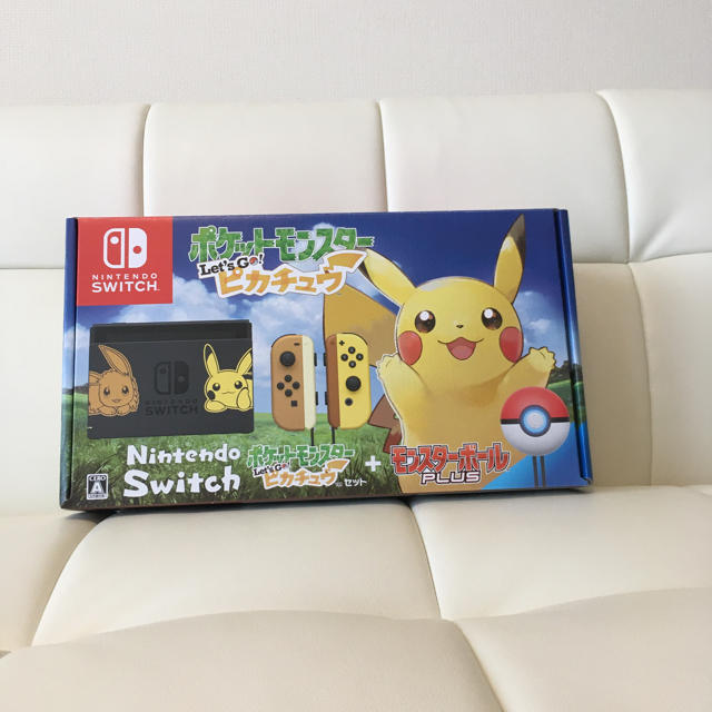 家庭用ゲーム機本体美品 Nintendo Switch Let's Go! ピカチュウ セット