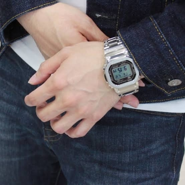 G-SHOCK(ジーショック)の【新品未使用】G-SHOCK GMW-B5000D-1JF フルメタルシルバー メンズの時計(腕時計(デジタル))の商品写真