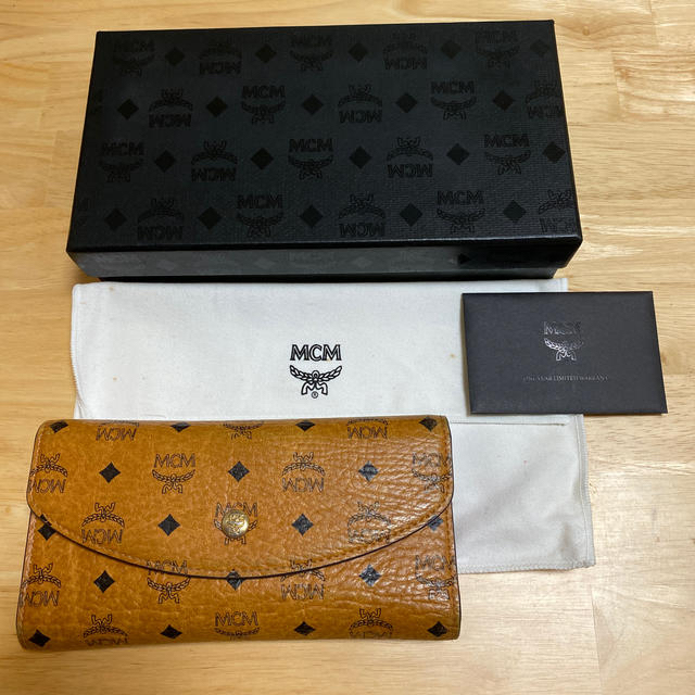 MCM(エムシーエム)のmcm 財布 レディースのファッション小物(財布)の商品写真