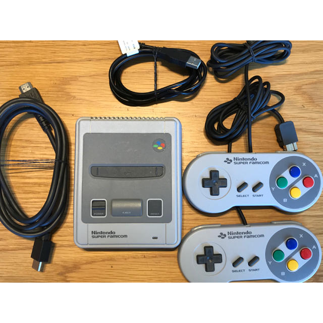 家庭用ゲーム機本体スーパーファミコンミニ　本体　美品