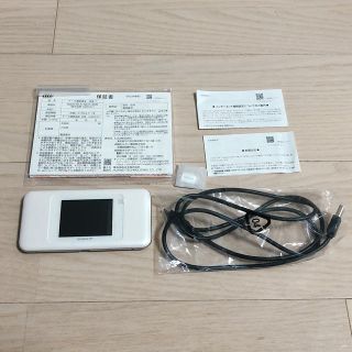 エーユー(au)の【UQ WIMAX】モバイルWi-Fiルーター　充電コード付き(PC周辺機器)