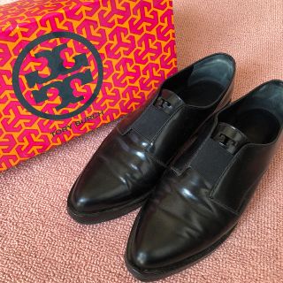 トリーバーチ(Tory Burch)のマニッシュシューズ(ローファー/革靴)