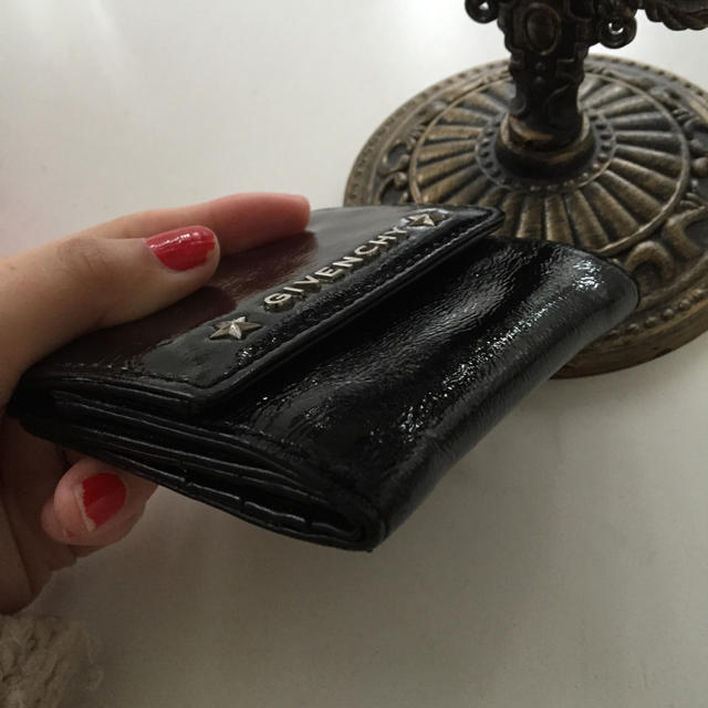 GIVENCHY(ジバンシィ)の美品✨ジバンシー 折りたたみ財布 レディースのファッション小物(財布)の商品写真