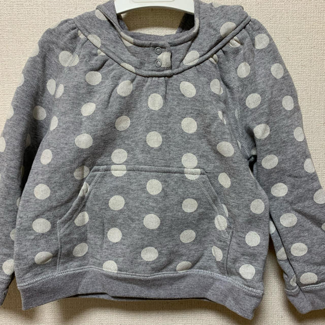 PETIT BATEAU(プチバトー)の再々値下げ！【プチバトー】大きいドット柄パーカー キッズ/ベビー/マタニティのキッズ服女の子用(90cm~)(Tシャツ/カットソー)の商品写真