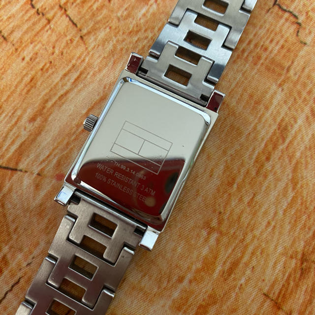 TOMMY HILFIGER(トミーヒルフィガー)の専用　jerlaine26様　美品 TOMMY HILFIGER 電池新品腕時計 レディースのファッション小物(腕時計)の商品写真