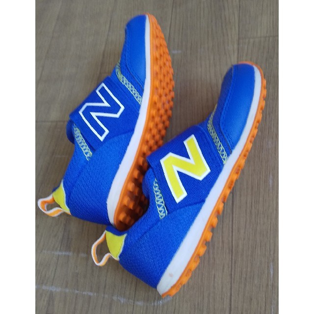 New Balance(ニューバランス)のnew balance スリッポン 17センチ  ブルー キッズ/ベビー/マタニティのキッズ靴/シューズ(15cm~)(スニーカー)の商品写真