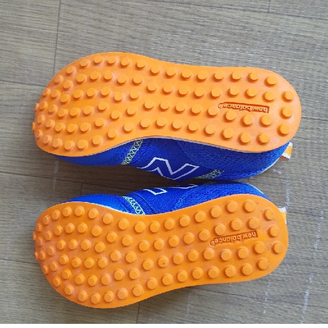 New Balance(ニューバランス)のnew balance スリッポン 17センチ  ブルー キッズ/ベビー/マタニティのキッズ靴/シューズ(15cm~)(スニーカー)の商品写真