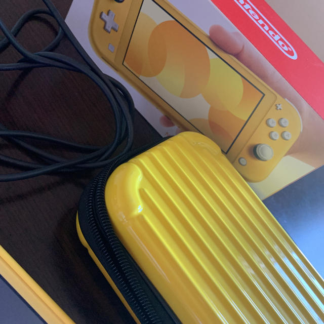 Nintendo Switch LITE  ニンテンドー　スイッチライト　本体