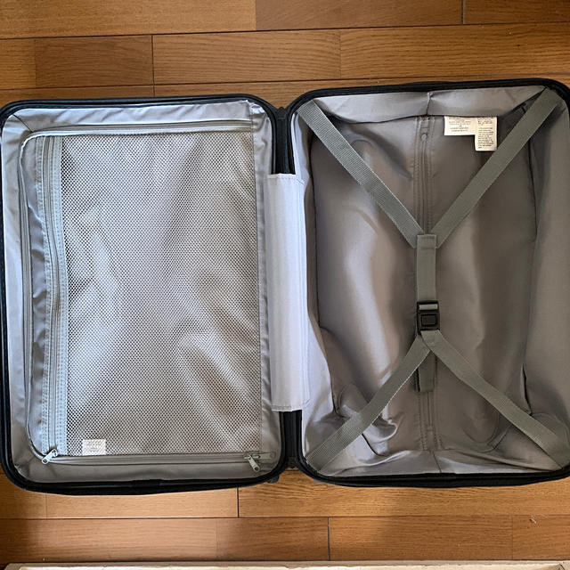 MUJI (無印良品)(ムジルシリョウヒン)のMUJIストッパー付きハードキャリー小型35Lネイビー インテリア/住まい/日用品の日用品/生活雑貨/旅行(旅行用品)の商品写真