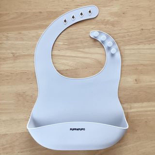 ベビービョルン(BABYBJORN)の新品☆ puppapupo シリコンビブ(お食事エプロン)