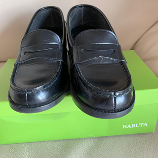 ハルタ(HARUTA)のハルタ  ローファー  ヒールアップ 23.5センチ  23.5cm 黒(ローファー/革靴)