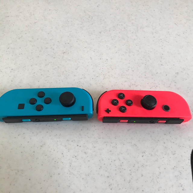 Nintendo Switch(ニンテンドースイッチ)の任天堂⭐︎スイッチSwitchジョイコン⭐︎左右セット⭐︎訳あり⭐︎ エンタメ/ホビーのゲームソフト/ゲーム機本体(家庭用ゲーム機本体)の商品写真