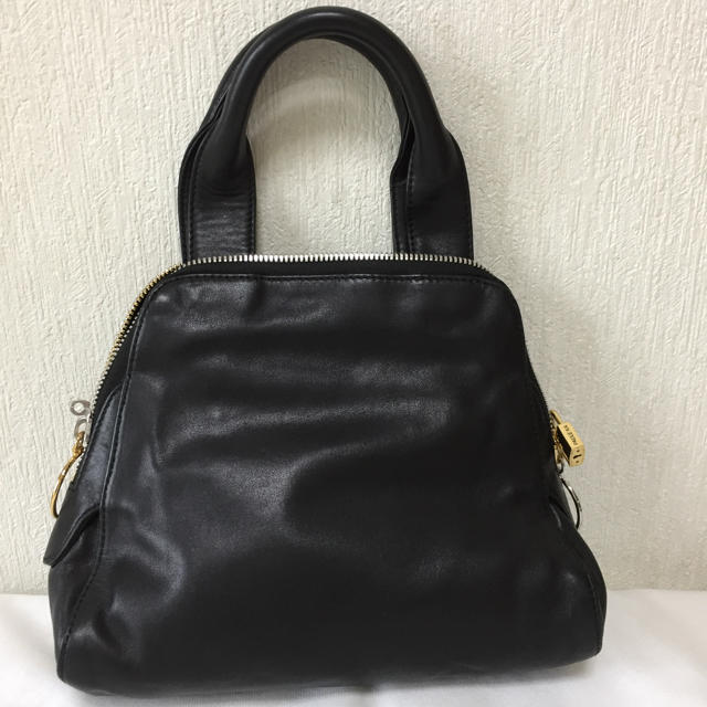 PAULE KA(ポールカ)のPAULE KA ポールカ★スパンコール×レザーハンドバッグ美品 レディースのバッグ(ハンドバッグ)の商品写真