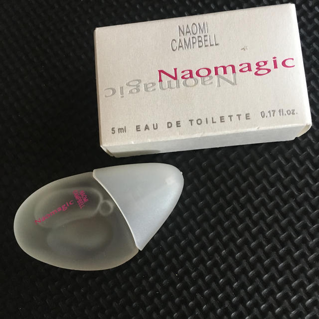 Naomi Campbell(ナオミキャンベル)のNAOMI CAMPBELL ナオミキャンベル ナオマジック オードトワレ 香水 コスメ/美容の香水(香水(女性用))の商品写真