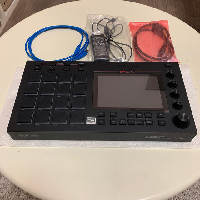 MPC LIVE /AKAI professional 楽器のDJ機器(その他)の商品写真