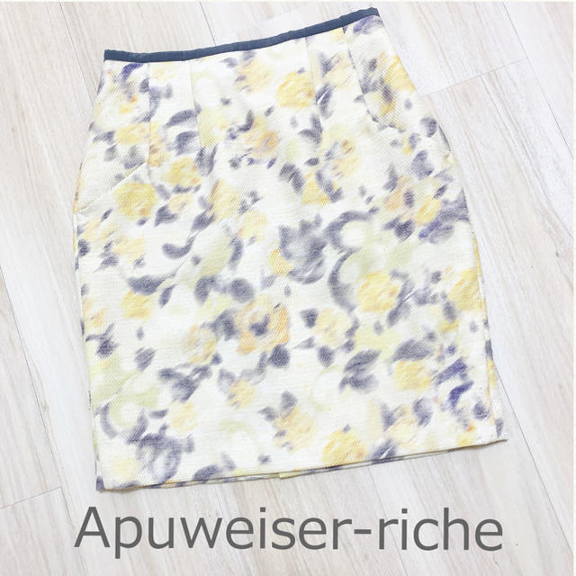 Apuweiser-riche(アプワイザーリッシェ)のアプワイザーリッシェ　ぼかし花　フルーツ　スカート レディースのスカート(ひざ丈スカート)の商品写真