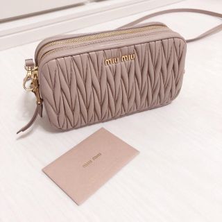 Miumiu Miumiu マテラッセ ミニショルダーバックの通販 ラクマ