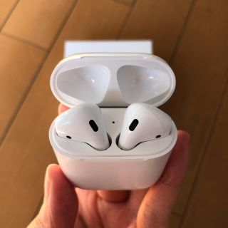 アップル(Apple)のAirpods(ヘッドフォン/イヤフォン)