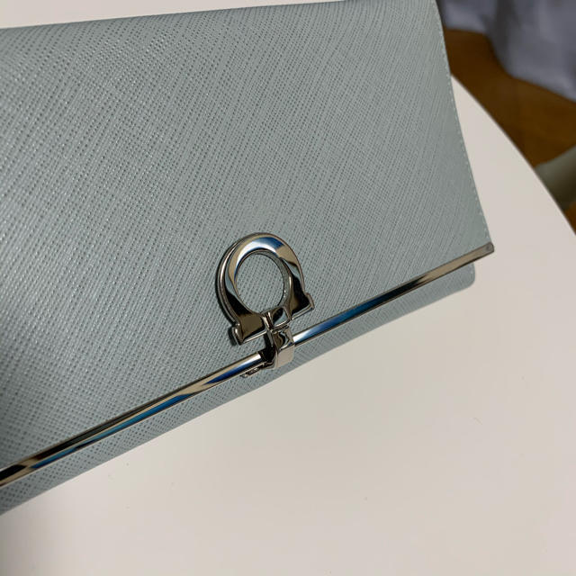 Salvatore Ferragamo(サルヴァトーレフェラガモ)の専用　フェラガモ　長財布 レディースのファッション小物(財布)の商品写真