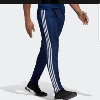 アディダス(adidas)のadidasトレーニングパンツ（ジャージ下のみ）サイズO、色ダークブルー新品(その他)