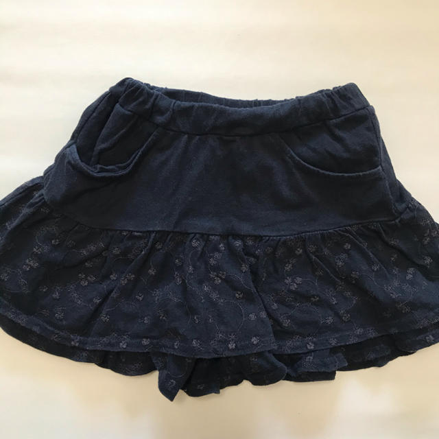 Branshes(ブランシェス)の黒のキュロットスカート キッズ/ベビー/マタニティのキッズ服女の子用(90cm~)(スカート)の商品写真