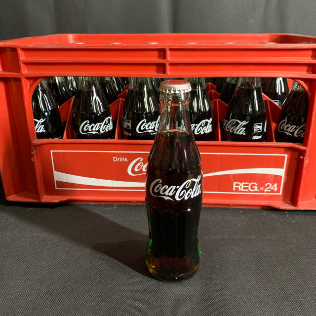 コカ・コーラ(コカコーラ)のコカコーラ　リサイクル瓶　190ml×24 賞味期限2020.12.11  食品/飲料/酒の飲料(ソフトドリンク)の商品写真