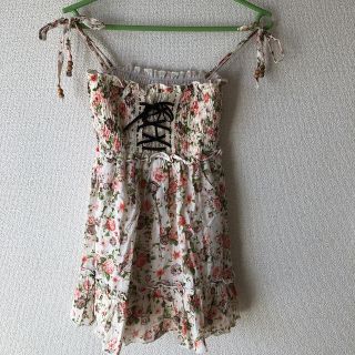 イング(INGNI)の新品！花柄トップス(カットソー(半袖/袖なし))