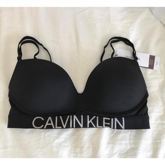 Calvin Klein プッシュアップ　ブラレット　黒