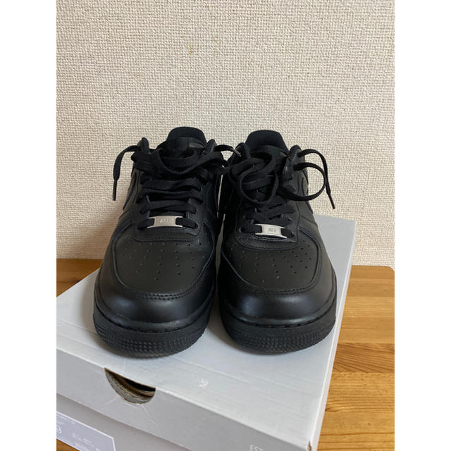 NIKE(ナイキ)のNIKE AIR FORCE1 07 27㎝　(黒) メンズの靴/シューズ(スニーカー)の商品写真