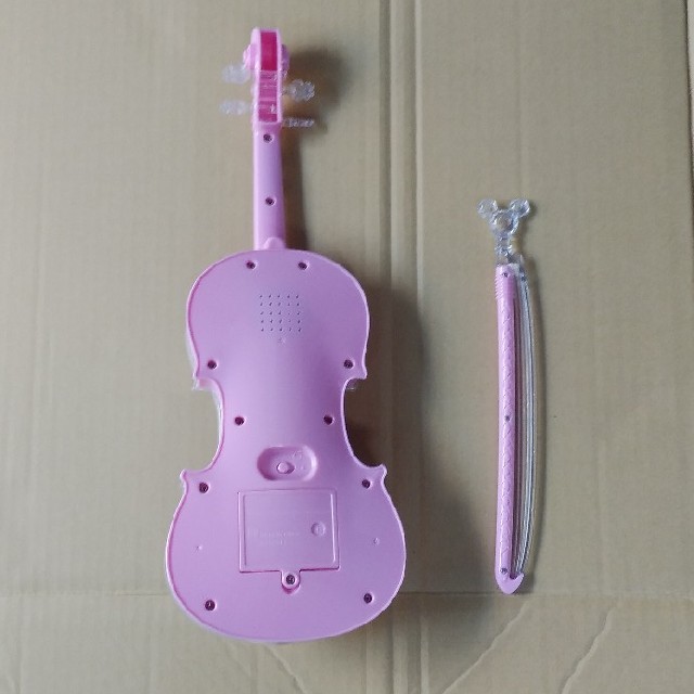 BANDAI(バンダイ)のディズニーバイオリン　ピンク　ドリームレッスン　オーケストラバイオリン キッズ/ベビー/マタニティのおもちゃ(楽器のおもちゃ)の商品写真