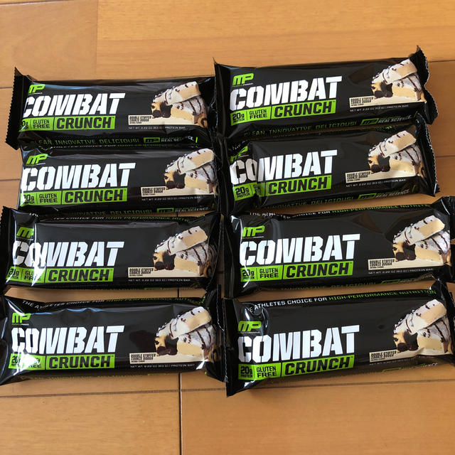 combat  crunch⭐︎プロテインバー 8本セット 食品/飲料/酒の健康食品(プロテイン)の商品写真