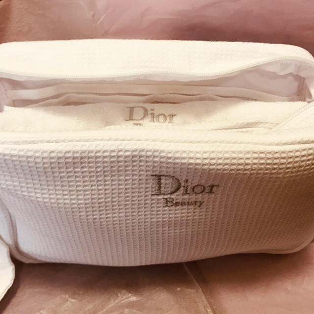 Dior(ディオール)のDior Beauty travel set レディースのファッション小物(ポーチ)の商品写真