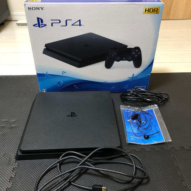 PlayStation4(プレイステーション4)のプレイステーション4 CHU -2200A 500g 本体のみ　ジェットブラック エンタメ/ホビーのゲームソフト/ゲーム機本体(家庭用ゲーム機本体)の商品写真