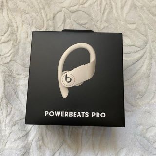 ビーツバイドクタードレ(Beats by Dr Dre)のbeats powerbeats pro 白(ヘッドフォン/イヤフォン)