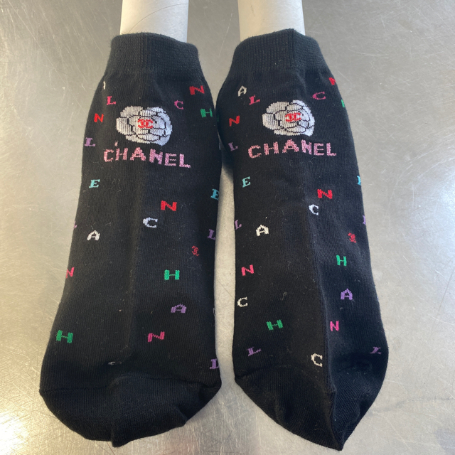 CHANEL(シャネル)の❤️ RARA様専用❤️CHANEL ソックス　黒2足　ノベルティ レディースのレッグウェア(ソックス)の商品写真