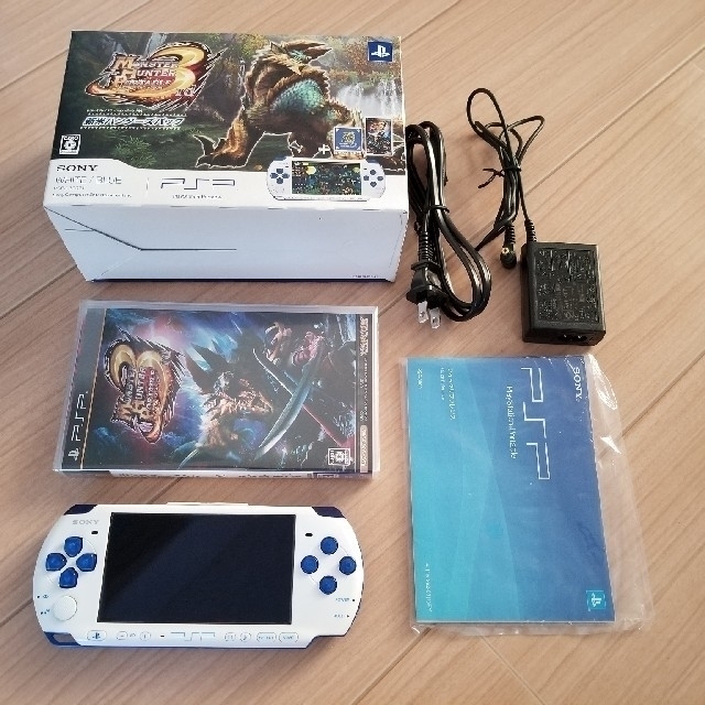 PSP-3000【希少・限定品】新米ハンターズパック ホワイト/ブルーpsp-3000本体限定