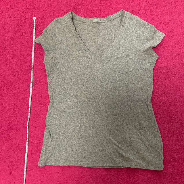 GU(ジーユー)のGU グレーＴシャツ メンズのトップス(Tシャツ/カットソー(半袖/袖なし))の商品写真