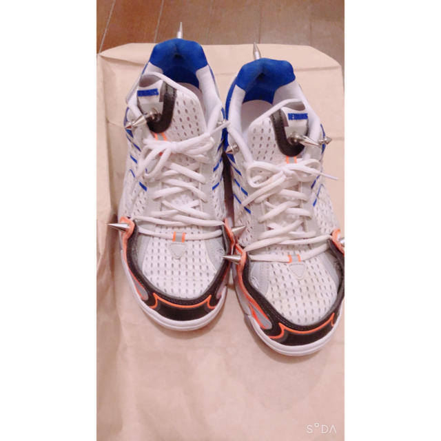 【Vetements × Reebok 】SpikeRunner400ヴェトモン