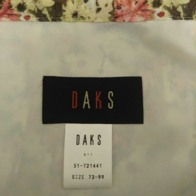 【新品】DAKS　春夏用プリーツスカート　花柄　ダックス