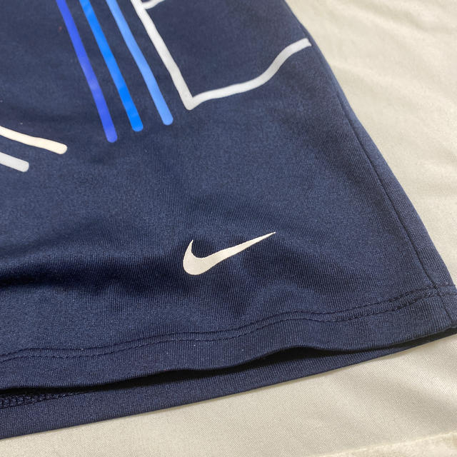 NIKE(ナイキ)のNIKE Tシャツ Mサイズ ネイビー レディースのトップス(Tシャツ(半袖/袖なし))の商品写真