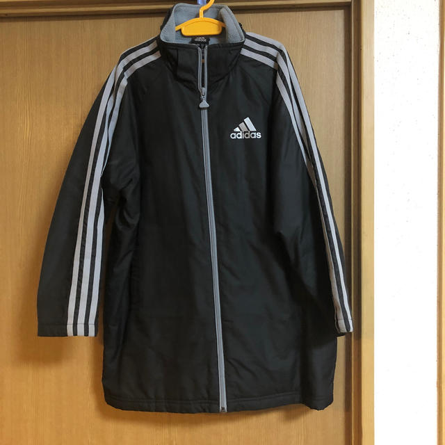 adidas(アディダス)のアディダス  コート　130cm キッズ/ベビー/マタニティのキッズ服男の子用(90cm~)(コート)の商品写真